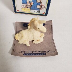 Vintage 1987 United Design Itty Bitty World Critters Unicorn Figurine w/ Box